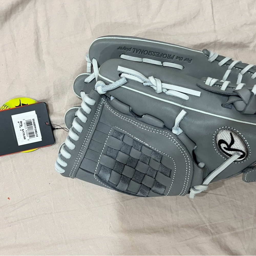 Rawlings Brand New baseball Mittens